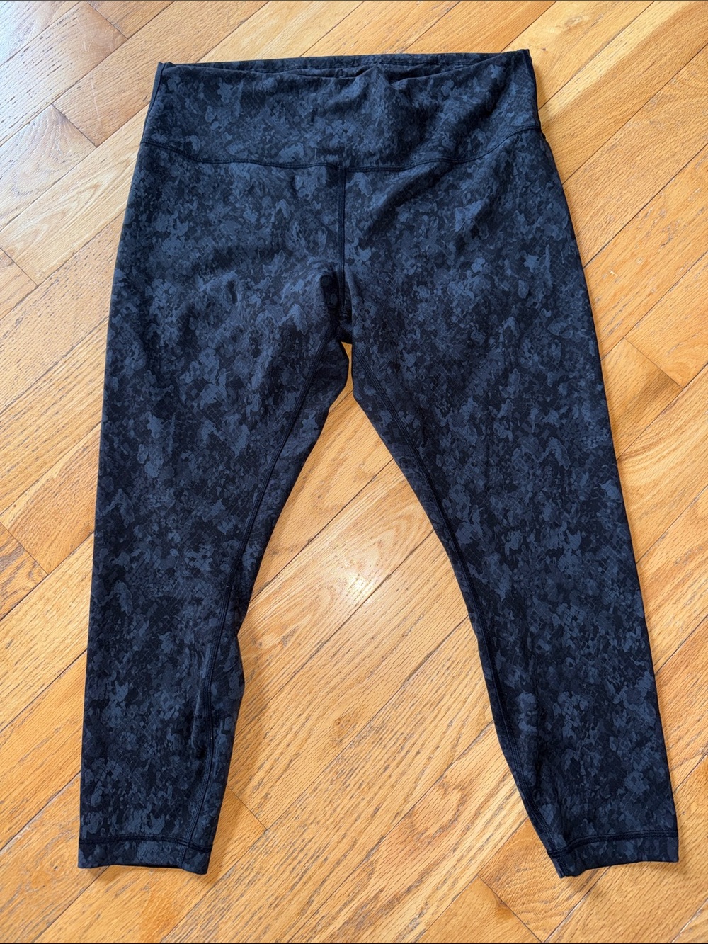 Lululemon Wunder Train size 18